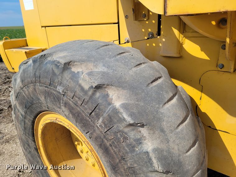 image for item DG3532 2001 John Deere 544H  wheel loader