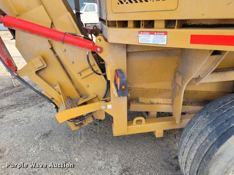 image for item DG3533 HayBuster Big Bite H1130  tub grinder