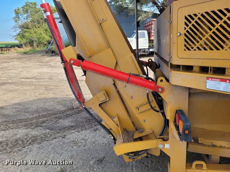 image for item DG3533 HayBuster Big Bite H1130  tub grinder