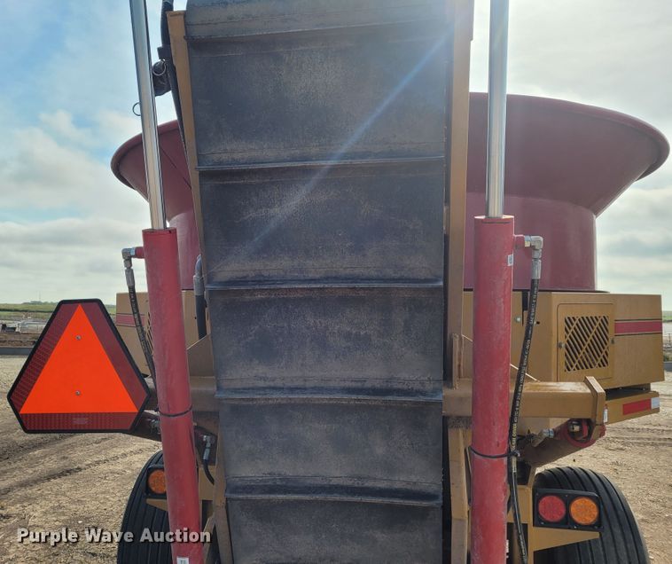 image for item DG3533 HayBuster Big Bite H1130  tub grinder