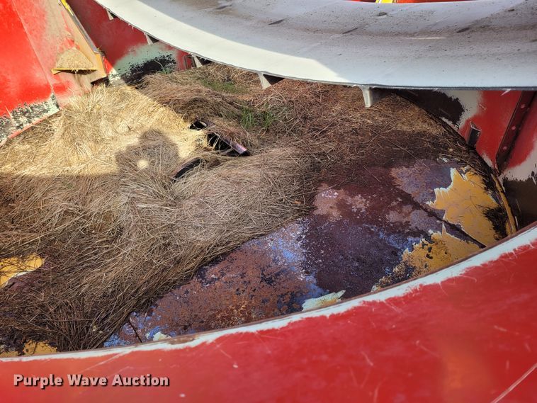 image for item DG3533 HayBuster Big Bite H1130  tub grinder