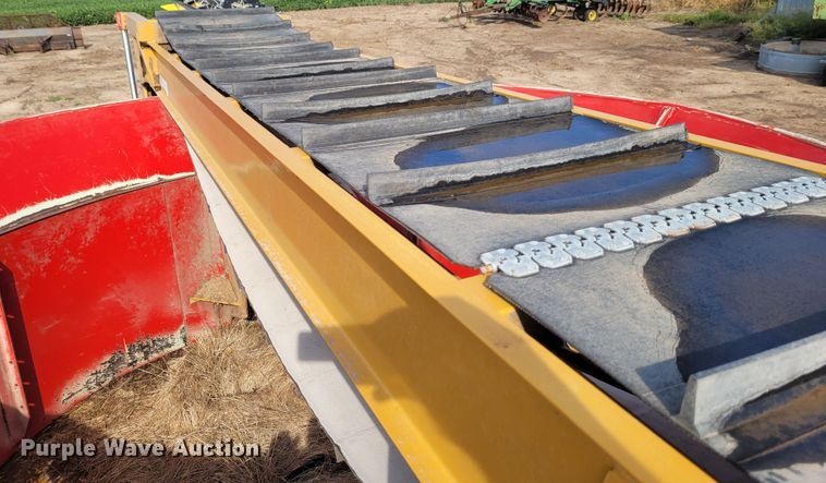 image for item DG3533 HayBuster Big Bite H1130  tub grinder