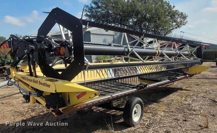 image for item DG3541 Honey Bee WS25  windrower draper head