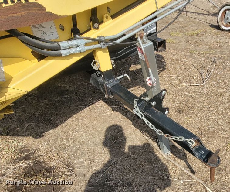 image for item DG3541 Honey Bee WS25  windrower draper head