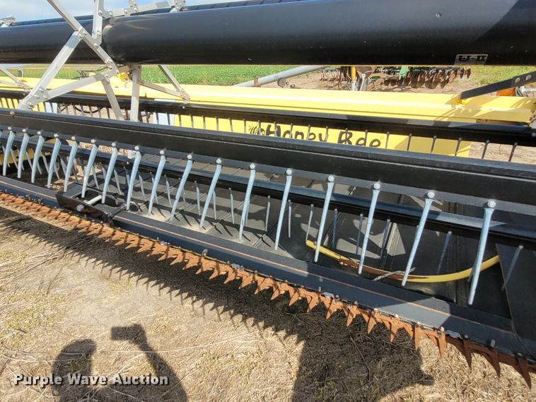 image for item DG3541 Honey Bee WS25  windrower draper head