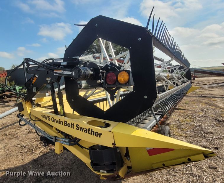 image for item DG3541 Honey Bee WS25  windrower draper head