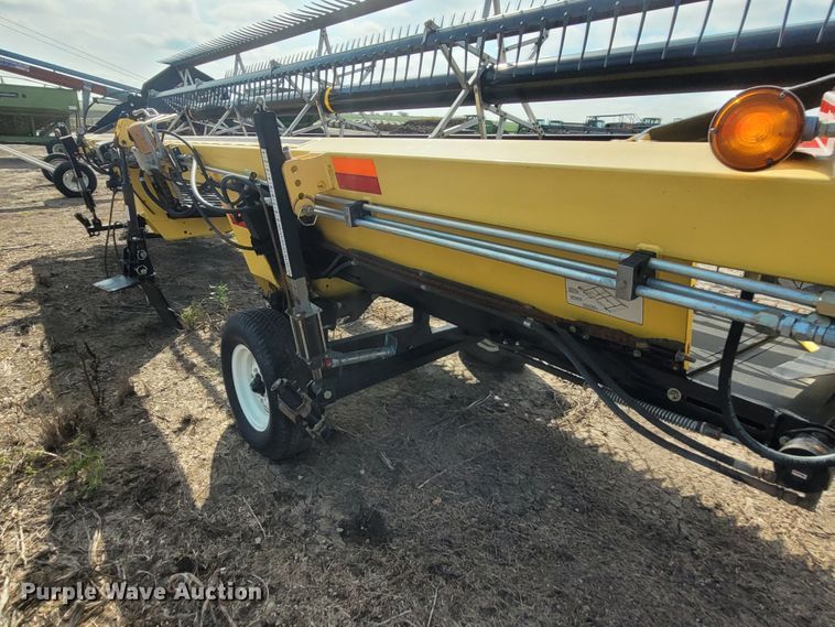 image for item DG3541 Honey Bee WS25  windrower draper head