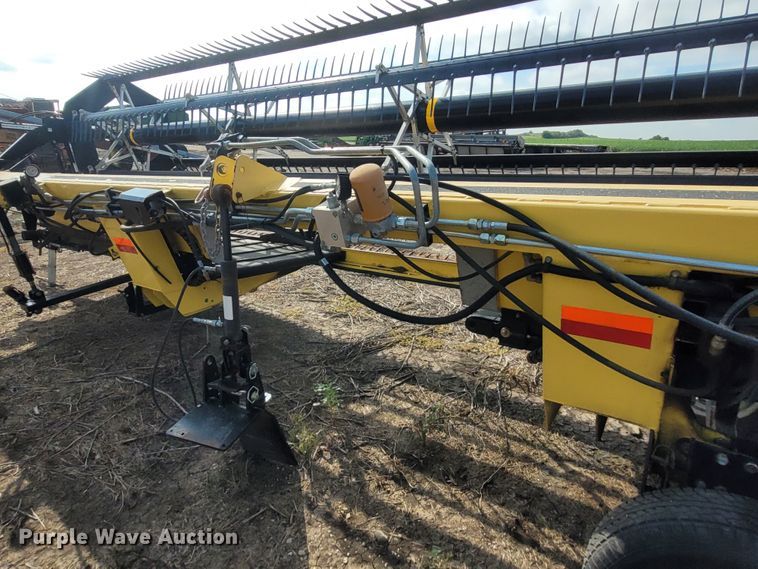 image for item DG3541 Honey Bee WS25  windrower draper head