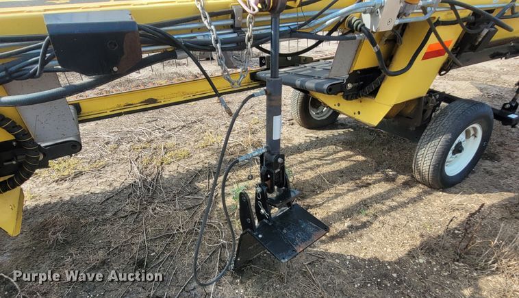 image for item DG3541 Honey Bee WS25  windrower draper head