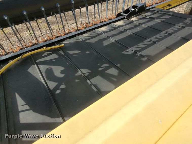 image for item DG3541 Honey Bee WS25  windrower draper head