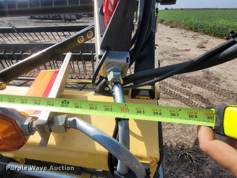 image for item DG3541 Honey Bee WS25  windrower draper head