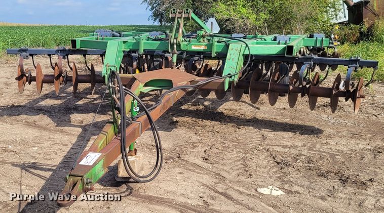 image for item DG3542 John Deere 510  disk ripper