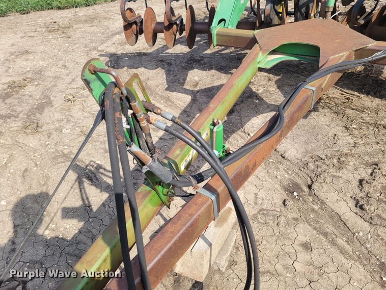 image for item DG3542 John Deere 510  disk ripper