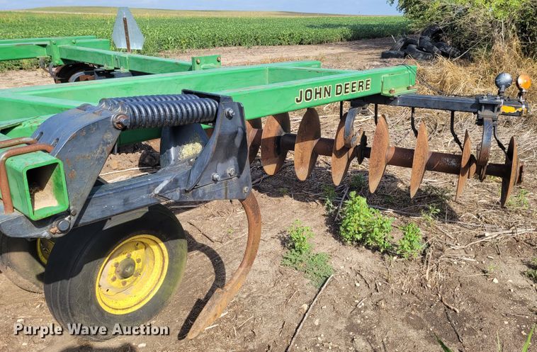 image for item DG3542 John Deere 510  disk ripper