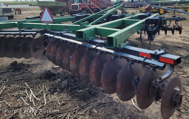 image for item DG3542 John Deere 510  disk ripper