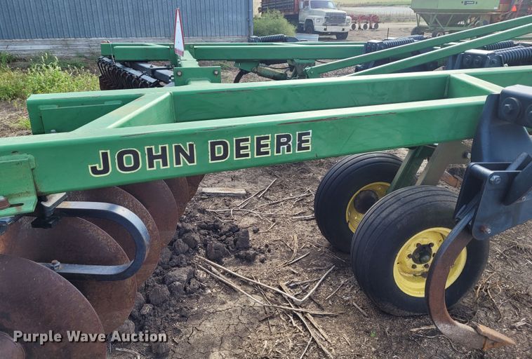 image for item DG3542 John Deere 510  disk ripper