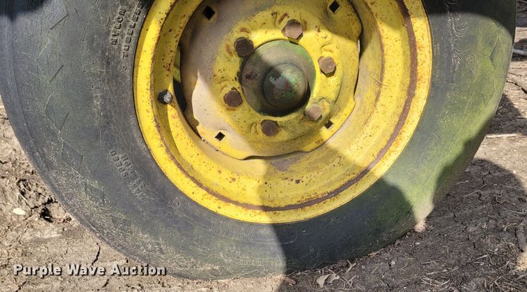 image for item DG3542 John Deere 510  disk ripper