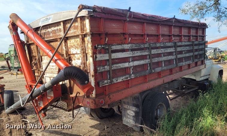 image for item DG3545 1980 Ford  grain truck