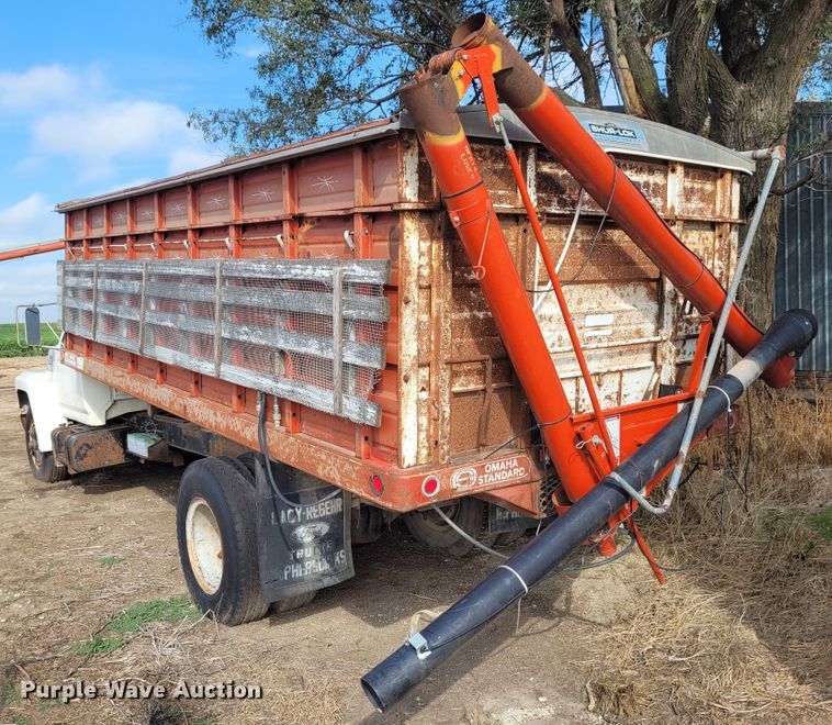 image for item DG3545 1980 Ford  grain truck