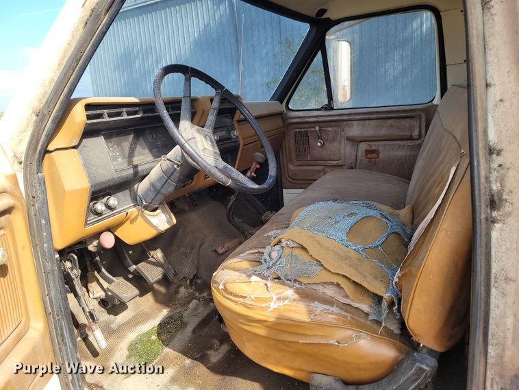 image for item DG3545 1980 Ford  grain truck