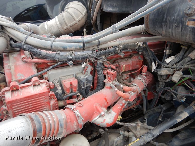 image for item AF9871 2010 Peterbilt 387  semi truck