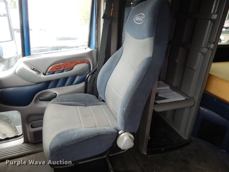 image for item AF9871 2010 Peterbilt 387  semi truck