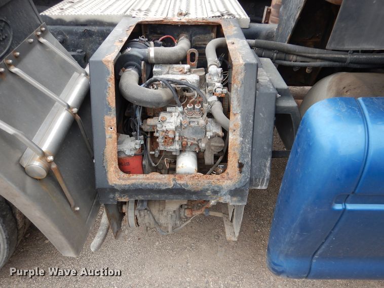 image for item AF9871 2010 Peterbilt 387  semi truck