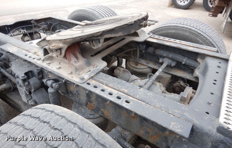 image for item AF9871 2010 Peterbilt 387  semi truck