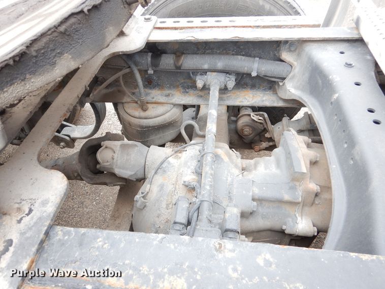 image for item AF9871 2010 Peterbilt 387  semi truck