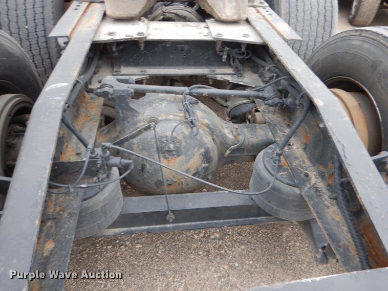 image for item AF9871 2010 Peterbilt 387  semi truck