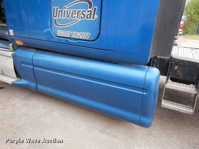 image for item AF9871 2010 Peterbilt 387  semi truck