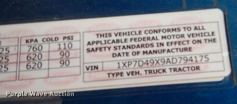 image for item AF9871 2010 Peterbilt 387  semi truck