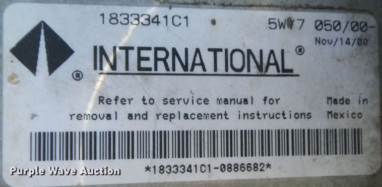 image for item DA7162 2001 International 4700  truck cab and chassis