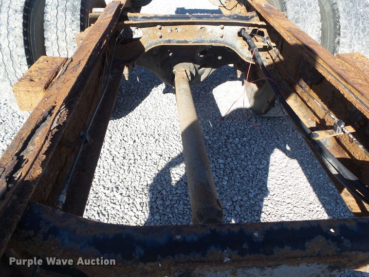 image for item DA7162 2001 International 4700  truck cab and chassis