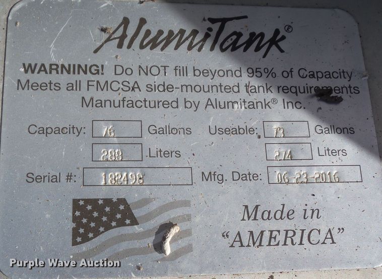 image for item DA7162 2001 International 4700  truck cab and chassis