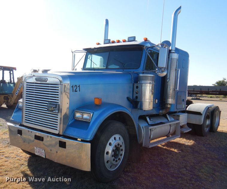 image for item DI5739 1997 Freightliner Classic XL FLD120  semi truck