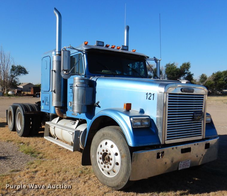 image for item DI5739 1997 Freightliner Classic XL FLD120  semi truck