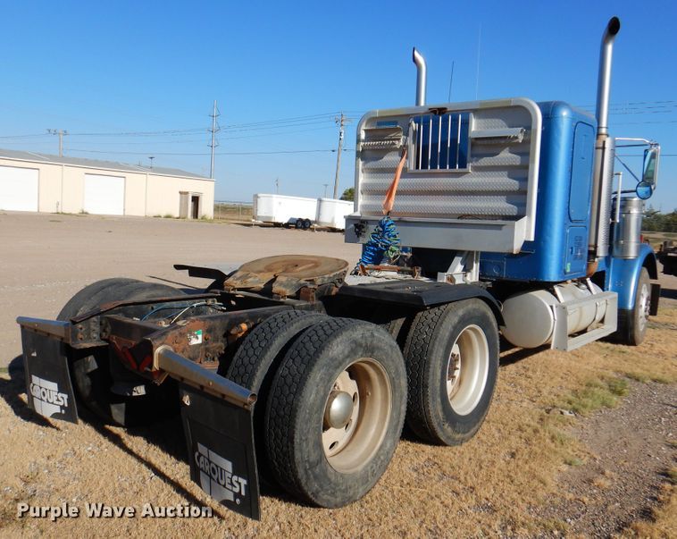 image for item DI5739 1997 Freightliner Classic XL FLD120  semi truck