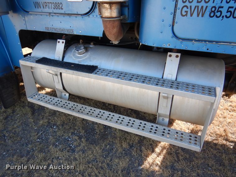 image for item DI5739 1997 Freightliner Classic XL FLD120  semi truck