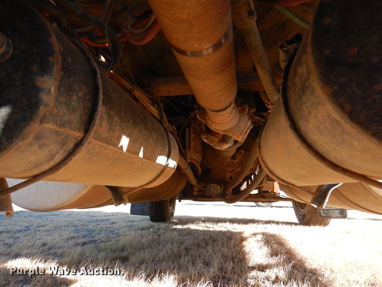 image for item DI5739 1997 Freightliner Classic XL FLD120  semi truck