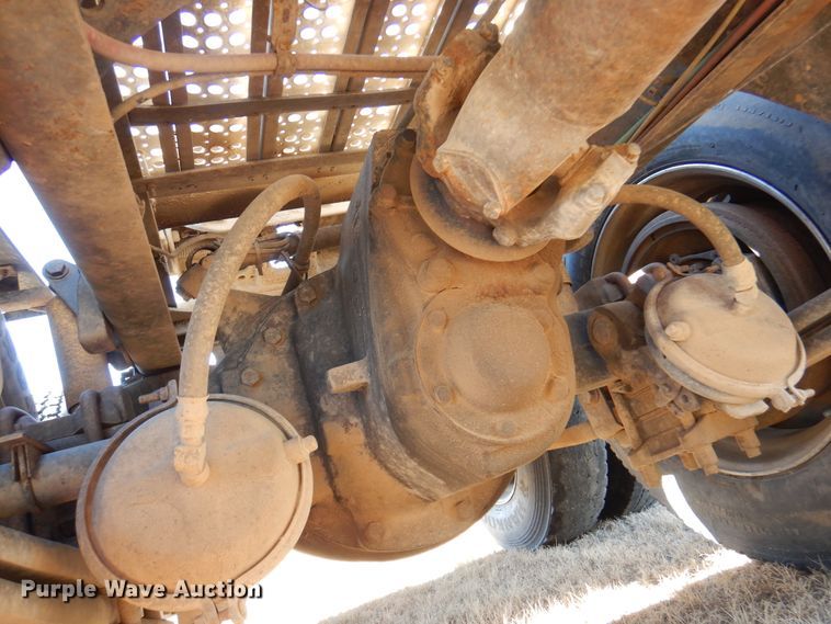 image for item DI5739 1997 Freightliner Classic XL FLD120  semi truck