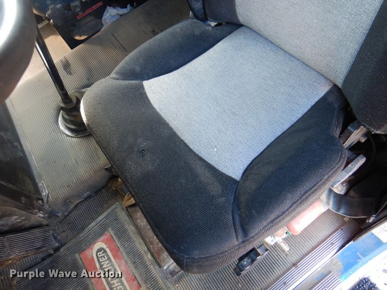 image for item DI5739 1997 Freightliner Classic XL FLD120  semi truck