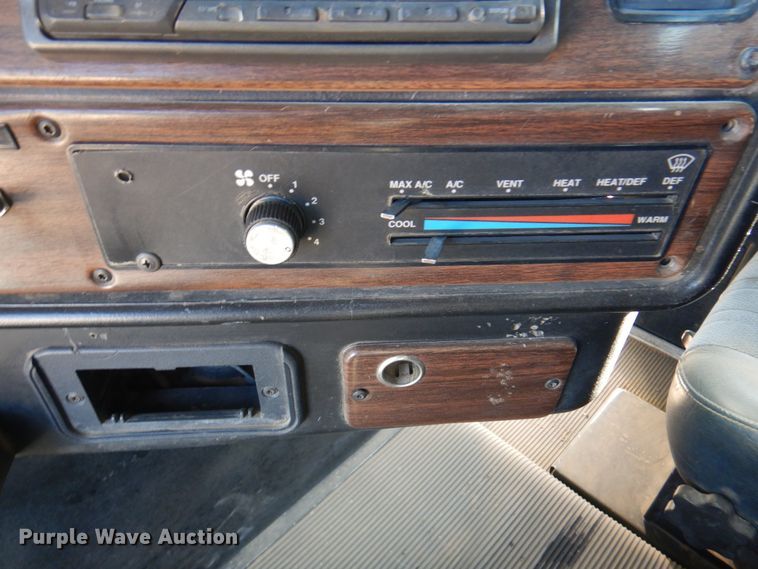 image for item DI5739 1997 Freightliner Classic XL FLD120  semi truck