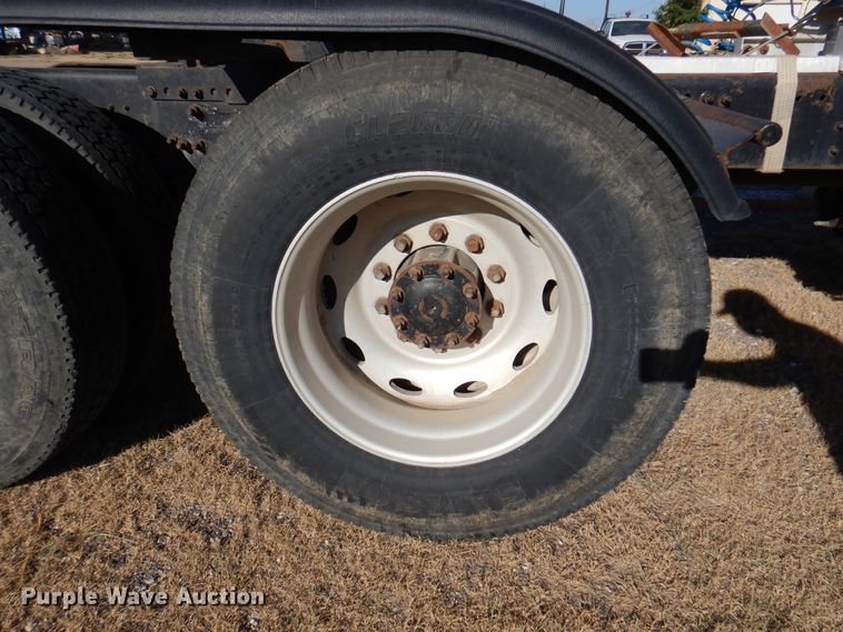 image for item DI5739 1997 Freightliner Classic XL FLD120  semi truck