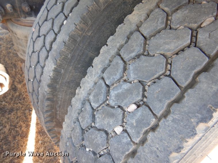 image for item DI5739 1997 Freightliner Classic XL FLD120  semi truck