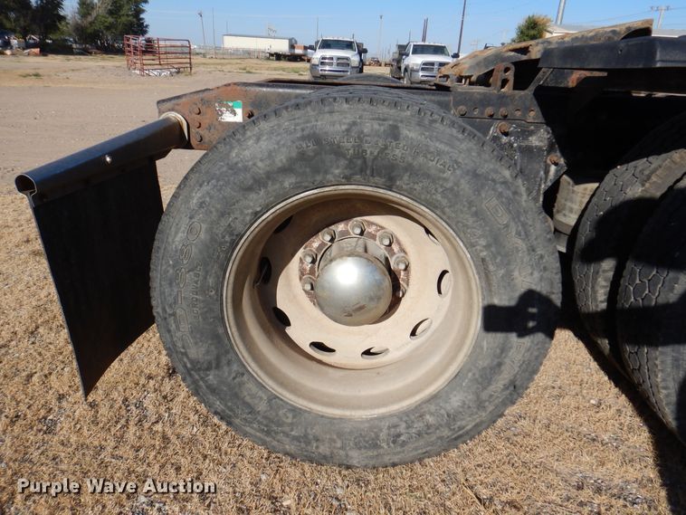 image for item DI5739 1997 Freightliner Classic XL FLD120  semi truck