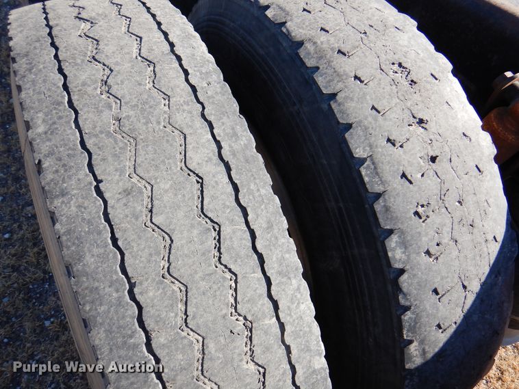 image for item DI5739 1997 Freightliner Classic XL FLD120  semi truck