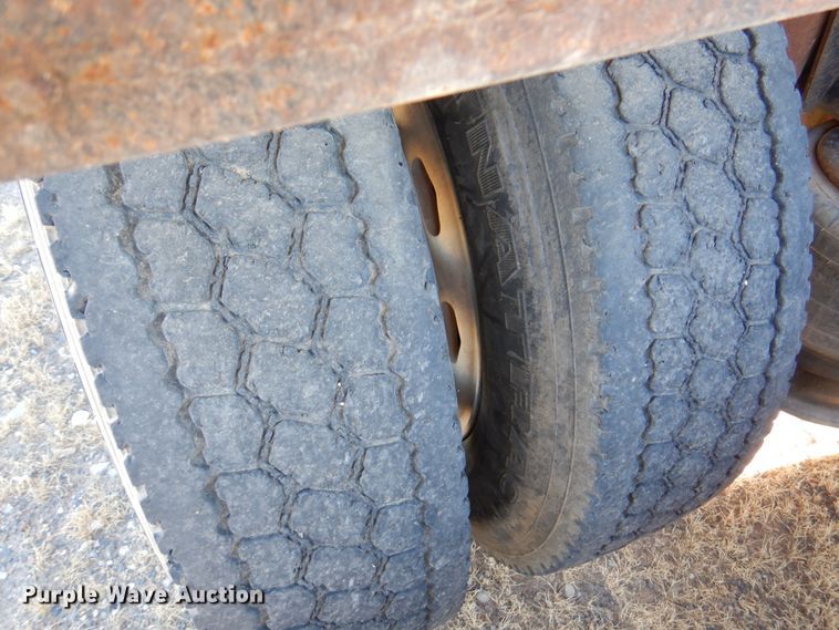 image for item DI5739 1997 Freightliner Classic XL FLD120  semi truck