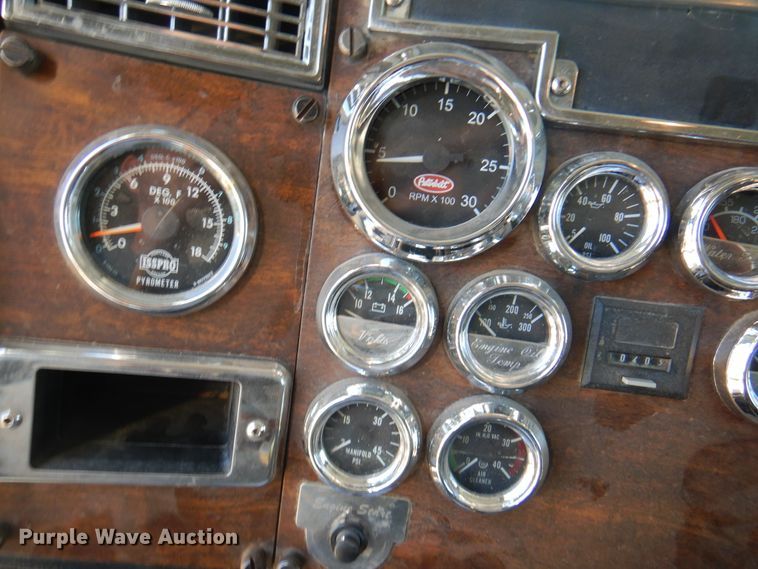 image for item DI5742 1995 Peterbilt 379  semi truck