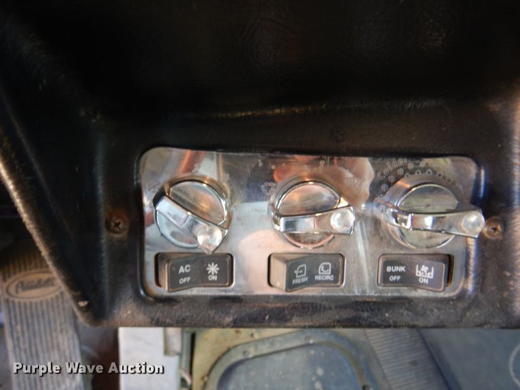 image for item DI5742 1995 Peterbilt 379  semi truck